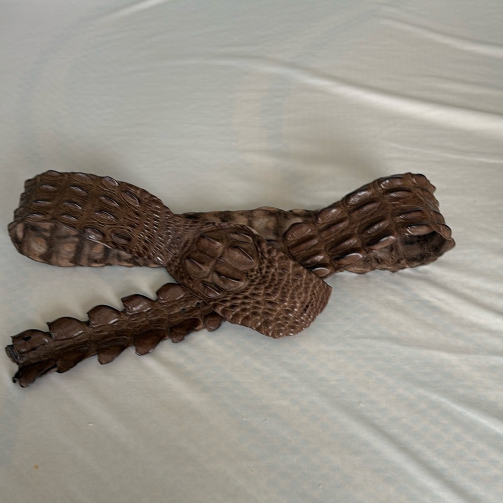 Custom made alligator 🐊 belt unusual 44” long wraps around and you adhere it